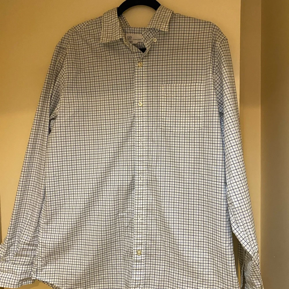Mens button down - Picture 2 of 3